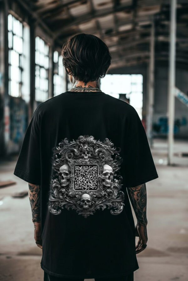 Collabs qr black and white